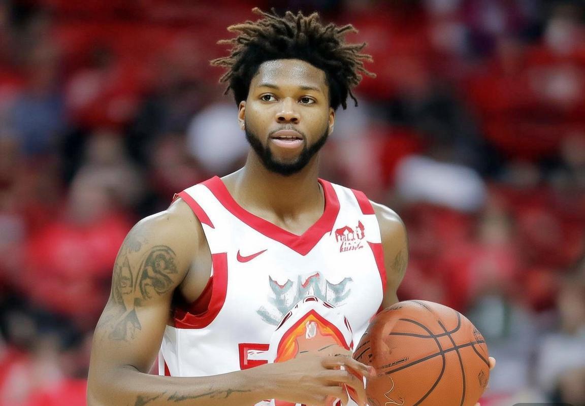 休斯顿火箭队放弃卡姆·惠特摩尔，次轮签布局球队重建新选秀策略